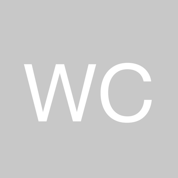 Profile Picture of Winnie Calcutt (@myclothing87) on Poshmark