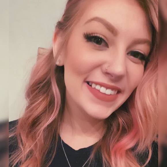 Profile Picture of Grace Rollins (@grollins23) on Poshmark