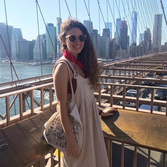 Profile Picture of Talia Schaer (@talia_schaer) on Poshmark