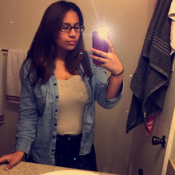 Profile Picture of Sandy Intriago (@sandyjamile) on Poshmark