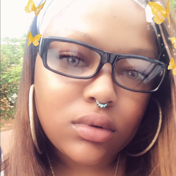 Profile Picture of Tashea Bush (@tasheabush) on Poshmark
