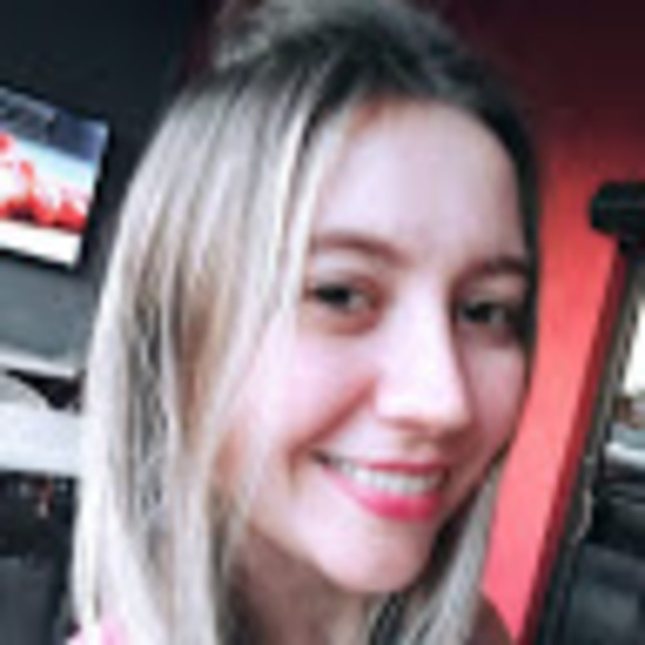 Profile Picture of Ana clara Finger (@claraaafinger) on Poshmark