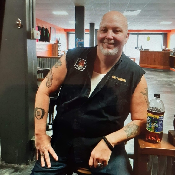 Profile Picture of Joe Hinkle (@wyleyjoe) on Poshmark