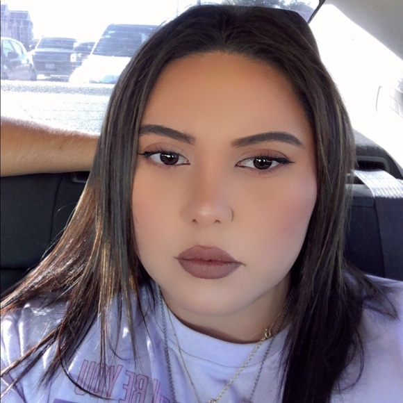 Profile Picture of Alexis Stayer (@alexisstayer) on Poshmark