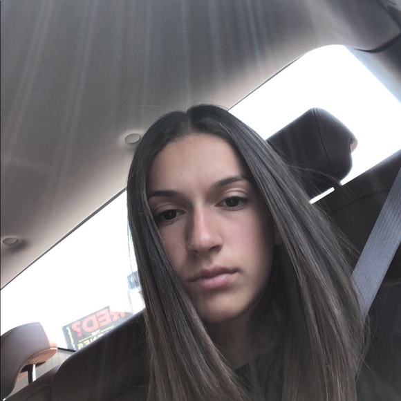 Profile Picture of Brianna Aguirre (@briannaguirre) on Poshmark