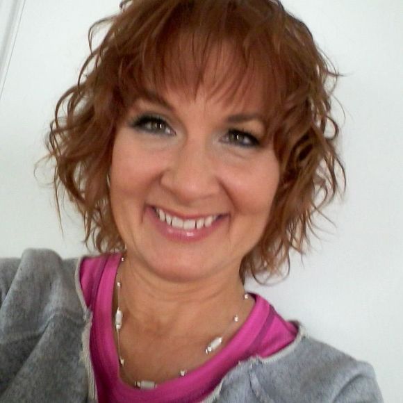 Profile Picture of Valarie Miner moore (@zanychic) on Poshmark