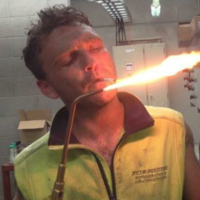 Profile Picture of Darren OConnell (@DogInDaGrass) on Twitter