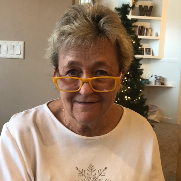 Profile Picture of Ruthild Jeffers (@plussize4you) on Poshmark