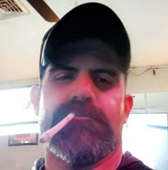 Profile Picture of Stephen Hardy (@stephenhardy) on Poshmark