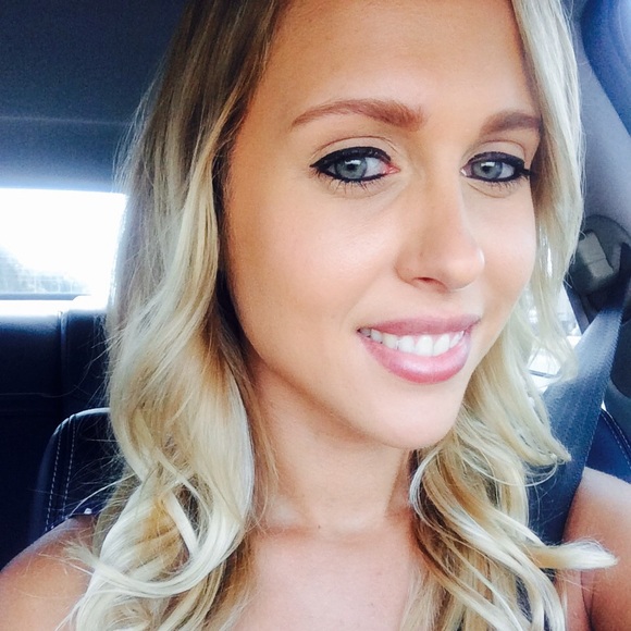 Profile Picture of Brigitte Height (@bheight09) on Poshmark