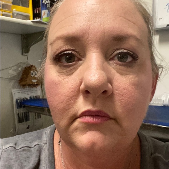 Profile Picture of Shawna Reeves (@mz6504) on Poshmark