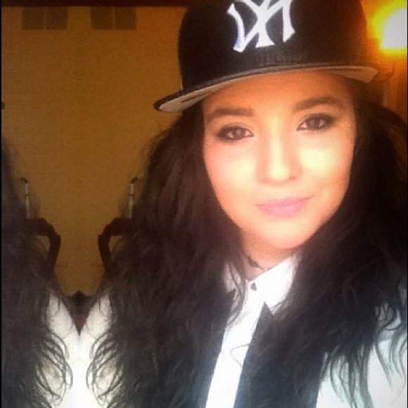 Profile Picture of Vaso Katsaros (@vasso24) on Poshmark
