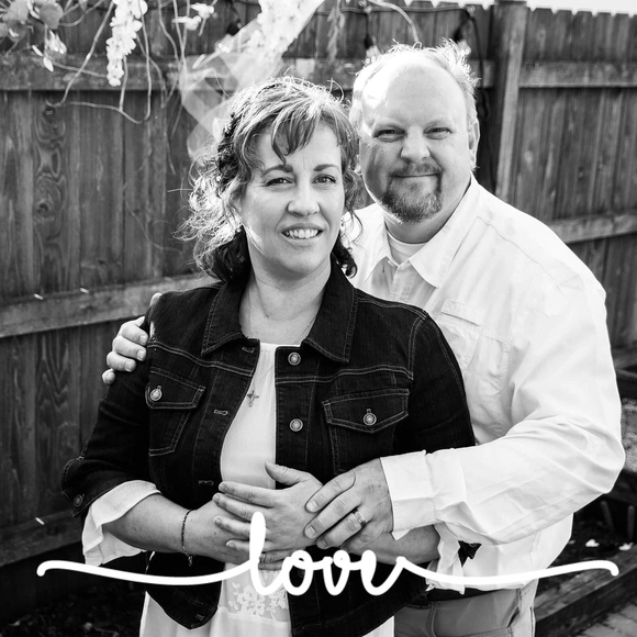 Profile Picture of Victoria Zoellner (@vickiezoellner) on Poshmark