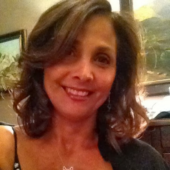 Profile Picture of Linda Kerslake (@lindakerslake) on Poshmark