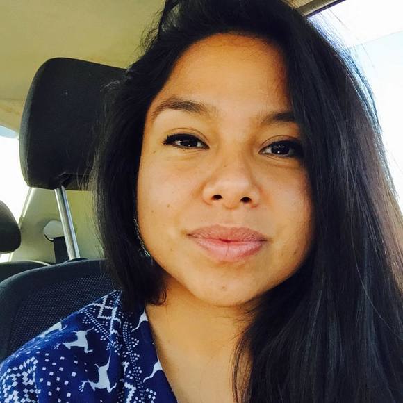 Profile Picture of Eloisa Estrada (@beyelo) on Poshmark