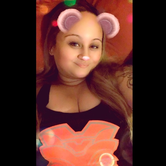 Profile Picture of Kristi Dabin (@kristidabin) on Poshmark