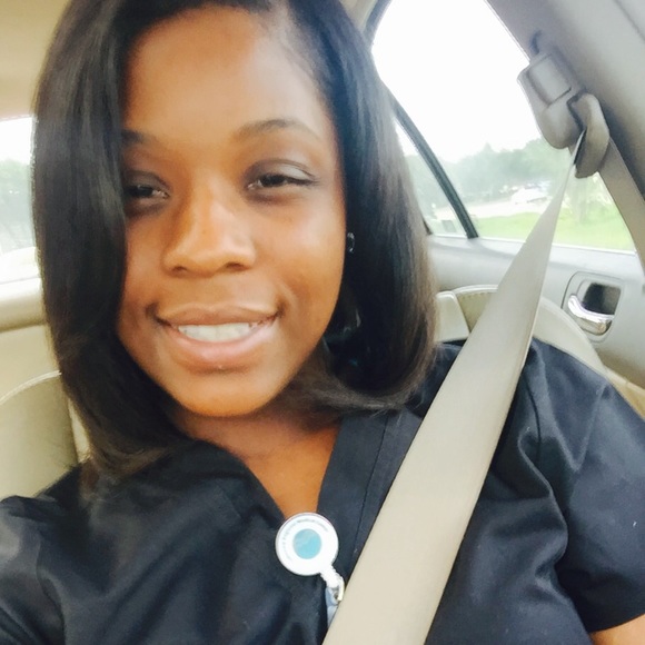 Profile Picture of Diamond Conerly (@msconerly) on Poshmark