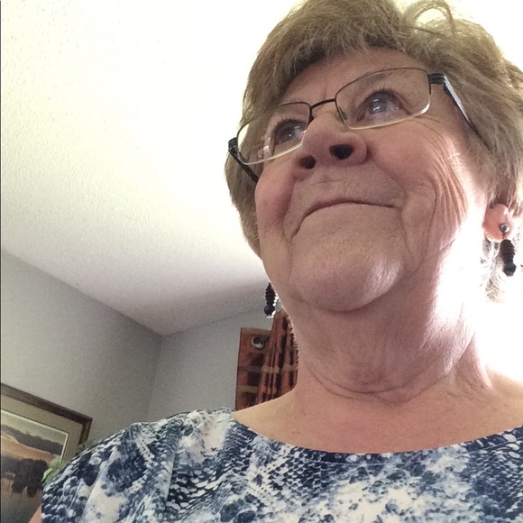 Profile Picture of Janice Crape (@janicecrape) on Poshmark