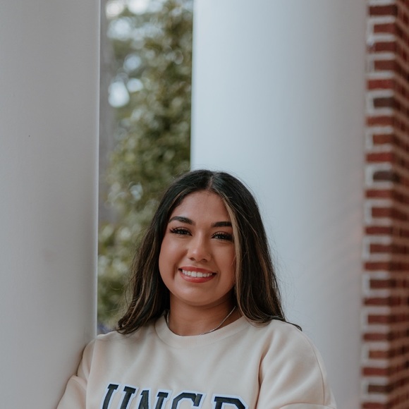 Profile Picture of Dallana Castrejon (@dallanac) on Poshmark