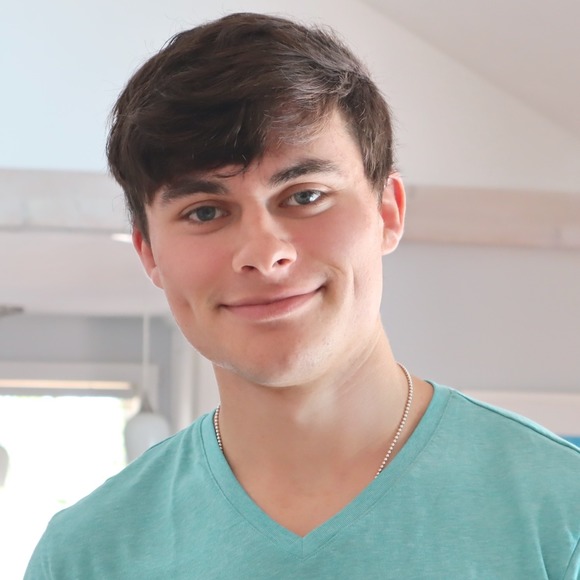 Profile Picture of Andrew Emanuel (@cimo1) on Poshmark