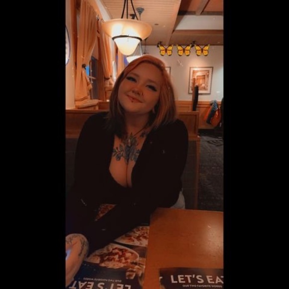 Profile Picture of Diana Kotlowski (@lynndiana40) on Poshmark