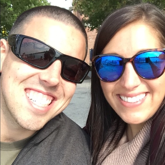 Profile Picture of Pamela Cisternelli (@pcisternelli) on Poshmark