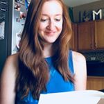 Profile Picture of Holly (@theloyalbookreader) on Instagram