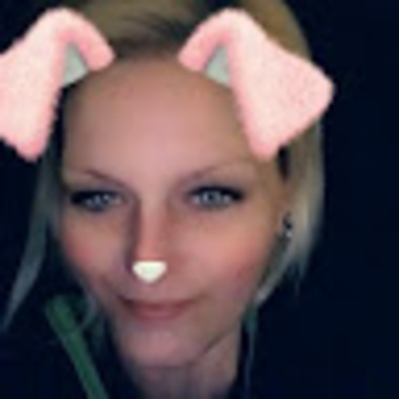 Profile Picture of Leslie Kourpas (@lkourpas) on Poshmark