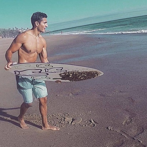 Profile Picture of Chris Raspa (@chrisraspa) on Poshmark