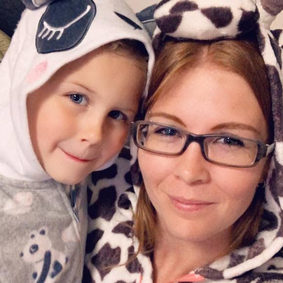 Profile Picture of Blair Jannette (@blairibou) on Poshmark