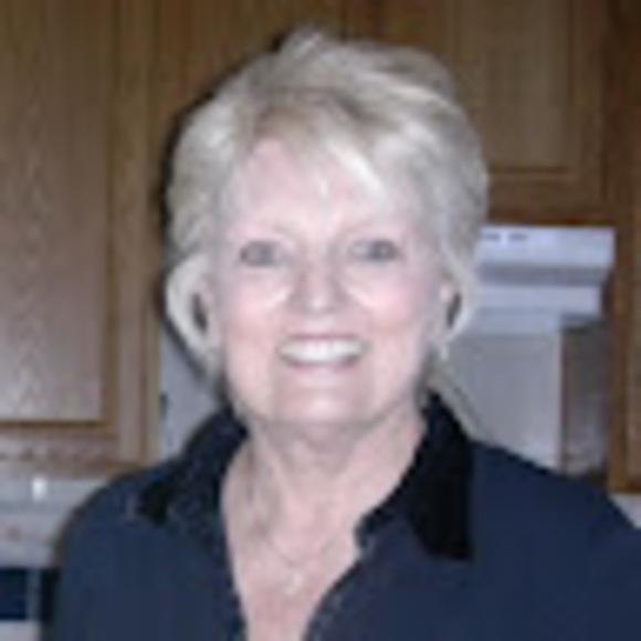 Profile Picture of Nancy Trautman (@ntrautman11) on Poshmark