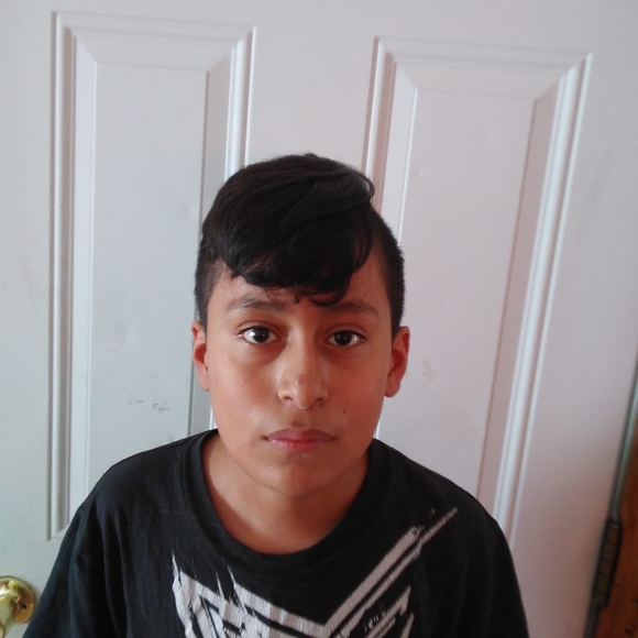 Profile Picture of Luis Arturo (@l_arturo) on Poshmark