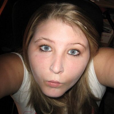 Profile Picture of Taryn Klein (@tare_bear_20) on Twitter