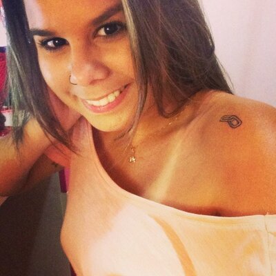 Profile Picture of Amanda Chaves (@AmandaMatosC) on Twitter