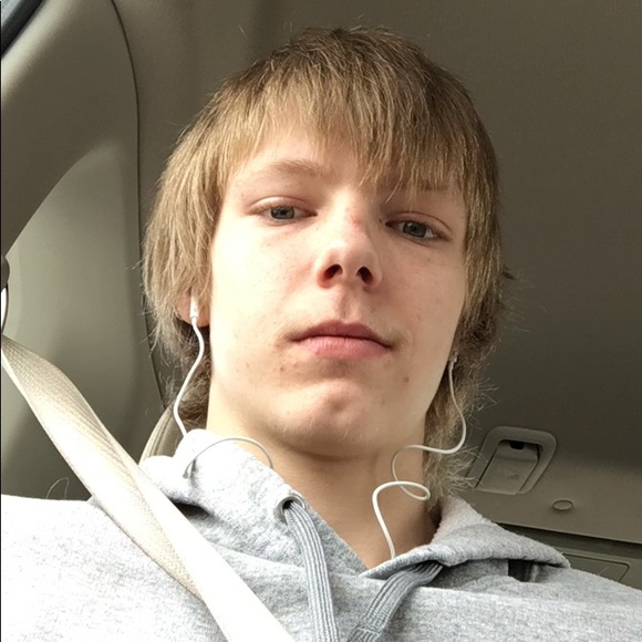Profile Picture of Chase Voss (@chasevoss) on Poshmark