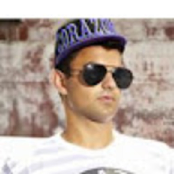 Profile Picture of Dmitriy Puchkarev (@2dimathaman) on Poshmark