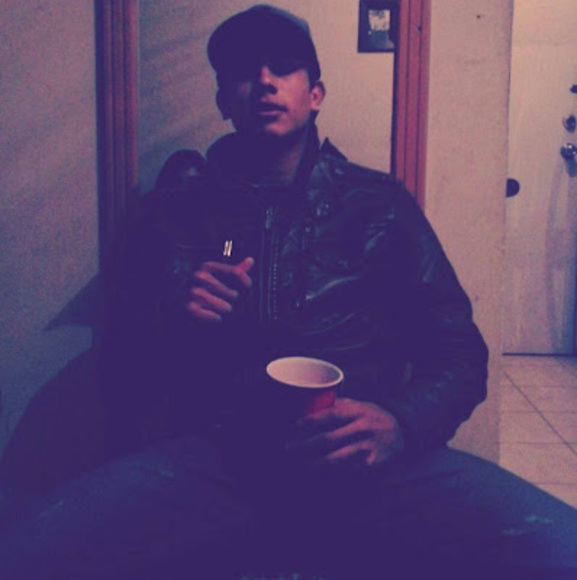 Profile Picture of Aaron Armendariz (@aarmendariz1997) on Poshmark