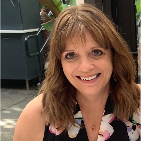 Profile Picture of Wendy Silbernick (@nickies1) on Poshmark