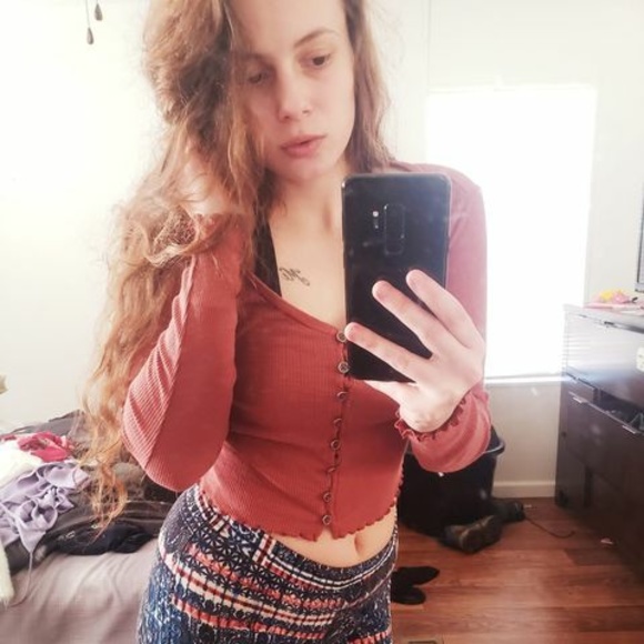 Profile Picture of Tamara Hazelbaker (@tamhb24) on Poshmark