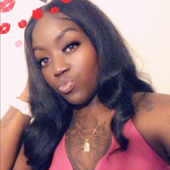 Profile Picture of Sharmain Saltos (@ssaltos08) on Poshmark