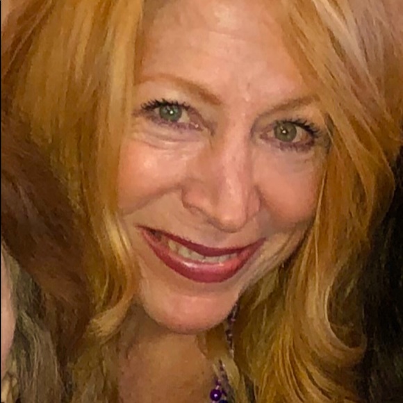 Jeanie Larusso - Poshmark Profile Picture of Jeanie Larusso (@jjlarusso) on Poshmark