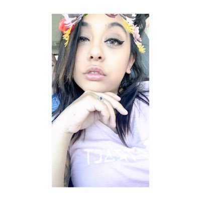 Profile Picture of Iris Slayden-Camacho (@BigEyedMiniDoll) on Twitter