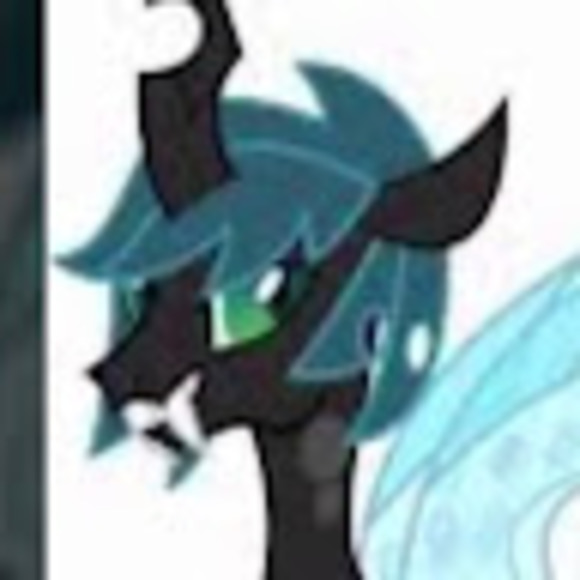 Profile Picture of Chloe Stuart (@bxtteryflvid) on Poshmark