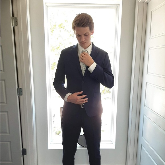 Profile Picture of Jonah Peterson (@rhime) on Poshmark