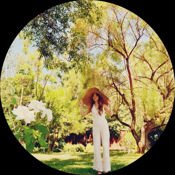 Profile Picture of Aki Marquardt (@cleocalifornia) on Poshmark