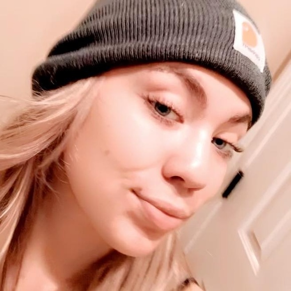 Profile Picture of Georgia ray Hanna (@georgiarayyy) on Poshmark
