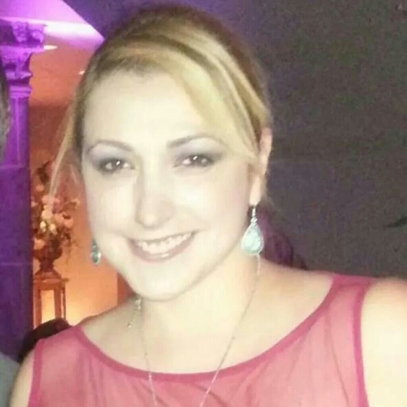 Profile Picture of Shelly Salinas (@stars13th) on Poshmark