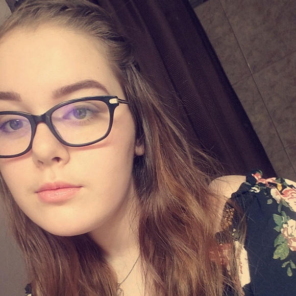 Profile Picture of Rachel Borley (@rachelb192) on Poshmark