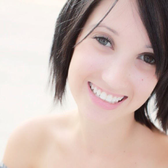 Profile Picture of Laci Leifeste (@laci7) on Poshmark