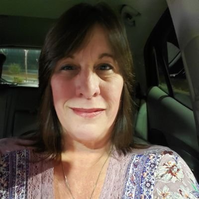 Profile Picture of Julie Kennedy-Naus (@jules0008) on Twitter
